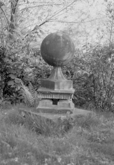 Kirkconnel Lea : Garden Sculpture : Sundial, Caerlaverock