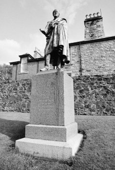 Statue of Lord Justice General Boyle, Castle Street, Irvine Burgh, Cunninghame, Strathclyde