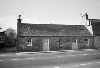 4 (left) & 6 (right) Moss Street, Keith Burgh