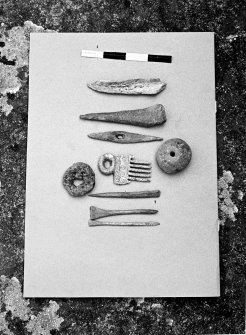 Excavation photograph : small finds assemblage.