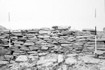 Excavation photograph : Broch walling.