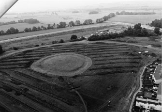 Excavation photograph : aerial shot of site and henge.