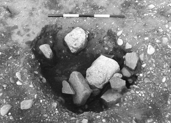 Excavation photograph : trench 1, House RB, posthole/pit.