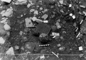 Excavation photograph : area N - detail of cannonball 282.