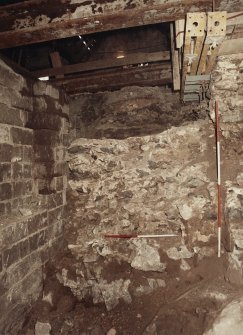 Excavation photograph : wall 1066 of storekeeper's house.