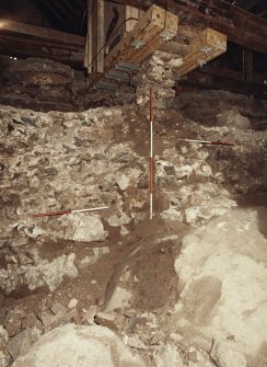 Excavation photograph : detail of wall 1066 of storekeeper's house.