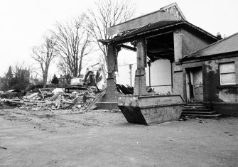 Dunfermline, Priory Lane, former Lauder Technical College, excavations.
Excavation photograph : view of partly demolished gymnadsium at north end of site.