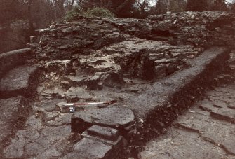 Excavation photograph : record shot (S side), looking SW.