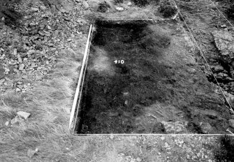 Excavation photograph : area IV - f410, from W.