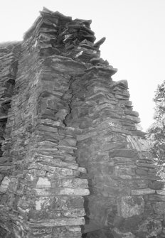 End of the high wall showing upper galleries crushed together.