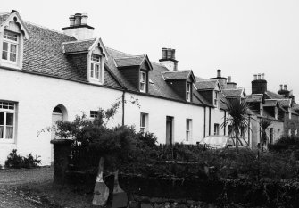 Plockton, Bank Street.
General view from South of no.s 8 and 10.