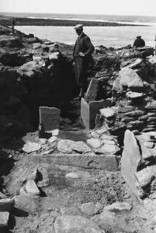 Excavation Photograph: Hut 4 (1).