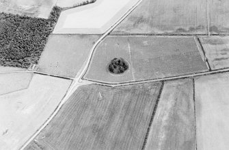 Berrybrae, recumbent stone circle: oblique air photograph.