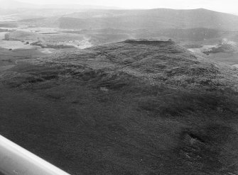Tap o'Noth, vitrified fort: aerial view