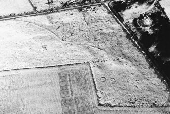 Sunnybank, hut-circles (possible) and indeterminate remains: aerial view under snow.