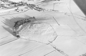 Berry Hill, enclosure: oblique air photograph under snow.