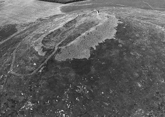 Tap o'Noth, vitrified fort: aerial view
