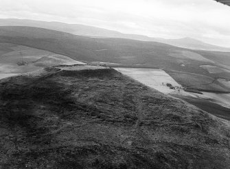 Tap o'Noth, vitrified fort: aerial view