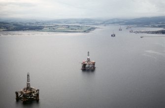 An oblique aerial view of the Cromarty Firth, looking WSW.