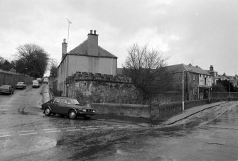 Corner of Bishopgate and East Burnside, Cupar, Fife 