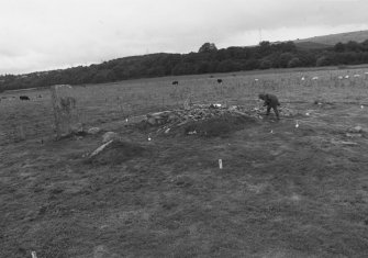 Excavation photograph : planning of cairn - south east.