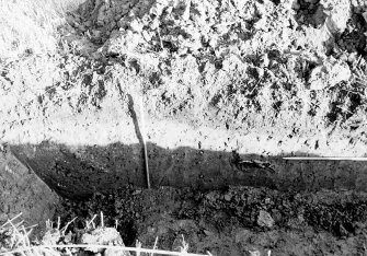 Excavation photograph : section through old stream course, SE face.