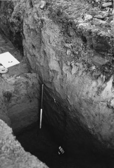 Excavation photograph : trench B - west facing section.