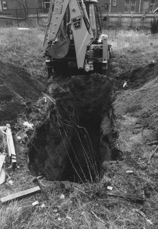 Excavation photograph : trench B, looking west.
