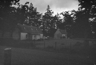 Pair Cottages, Driveway to New Kelso (Kennls and West cottage), Lochcarron Parish, Ross and Cromarty, Highlands