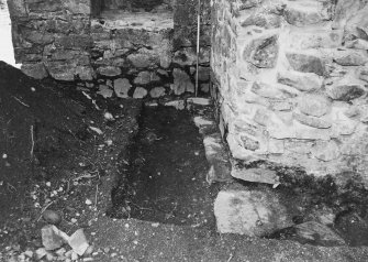 Rossdhu Castle
Excavations, June and August/September 1996
Frame 10 - Pits in Trench 20/5 - from north
Frame 11 - Trench 20 - from north-west
Frame 12 - Trench 21 - from east
Frame 13 - East arm of Trench 21 - from north
Frame 14 - Trench 21: foundations of south wall of tower - from north
Frame 15 - Trench 21: foundations of west wall of tower - from east
Frame 16 - Trench 21: north end of west wall - from north-east
Frame 17 - Trench 21: north end of west wall - from north