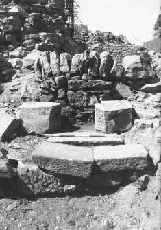 Craignethan Castle
Excavations 1984
Frame 19 - Blocked window at south end of east wall - from east
