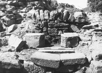 Craignethan Castle
Excavations 1984
Frame 22 - Blocked window at south end of east wall - from east
