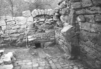 Craignethan Castle
Excavations 1984
Frame 22 - South-east corner of tower showing blocked window and drain in floor - from west
