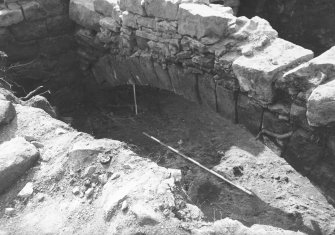 Craignethan Castle
Excavations 1984
Frame 32 - Kitchen fireplace - from north-east
