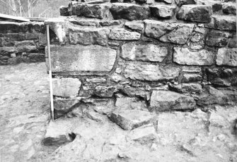 Craignethan Castle
Excavations 1993-1995
Frame 13 - Wall F314 extending below corner of north-east tower - from south
