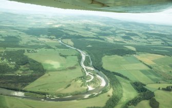 Aerial view of River Dee at Drumnacraig and Balnagask near Kincardine O'Neil, Aberdeenshire, looking N.