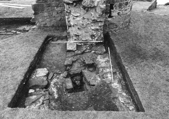 Newark Castle
Frame 18 - Trench C from south, showing barmkin wall F29 and intrusion F30/31/32
Frame 19 - Trench C with dovecote behind - from south