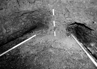 Kinneil House Excavations
Frame 6 - Timbers in side of well shaft
