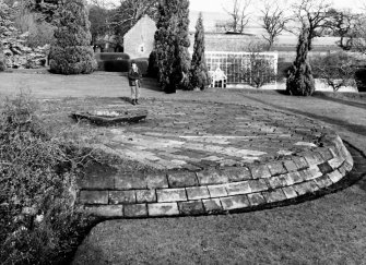 Falkland Palace Excavations
Frame 30 - The castle and the well - from south
