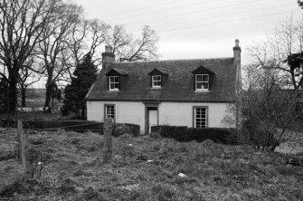 The Neuk (L) Lavender Cottage (R), Cawdor Village, Highlands