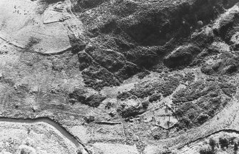 Doolie Bridge, farmstead, enclosures etc.: oblique aerial photograph