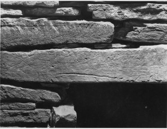 Unstan Cairn exteriors & Runic Inscription