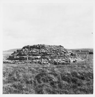 Unstan Cairn general views from 1955/1956 (prof Childe)