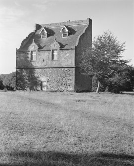 General view of entrance and gable elevations, Johnstounburn House dovecot.