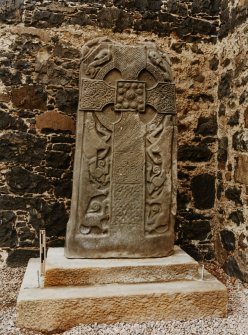 St. Madoes Churchyard, Carned Stone