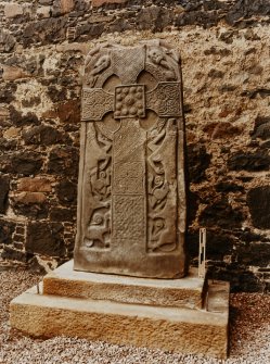 St. Madoes Churchyard, Carned Stone