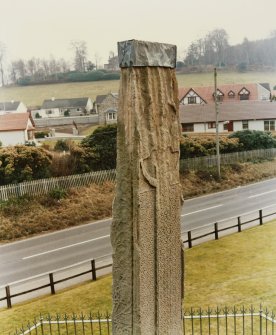 Sueno's Stone, Views showing condition of Stone