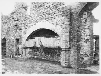 Earl's Palace, Kirkwall Views of fireplace