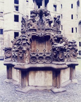 Linlithgow Palace Courtyard Fountain
