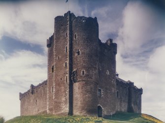 Doune Castle G/V's of North Elevation + Main Entrance AM/Pubs DH 5/86